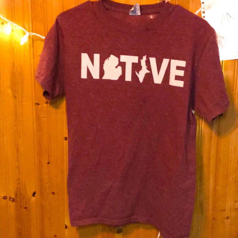 Wine red tshirt